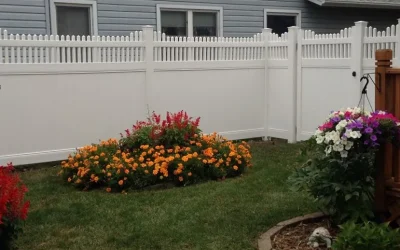 vinyl-fence-with-topper-2